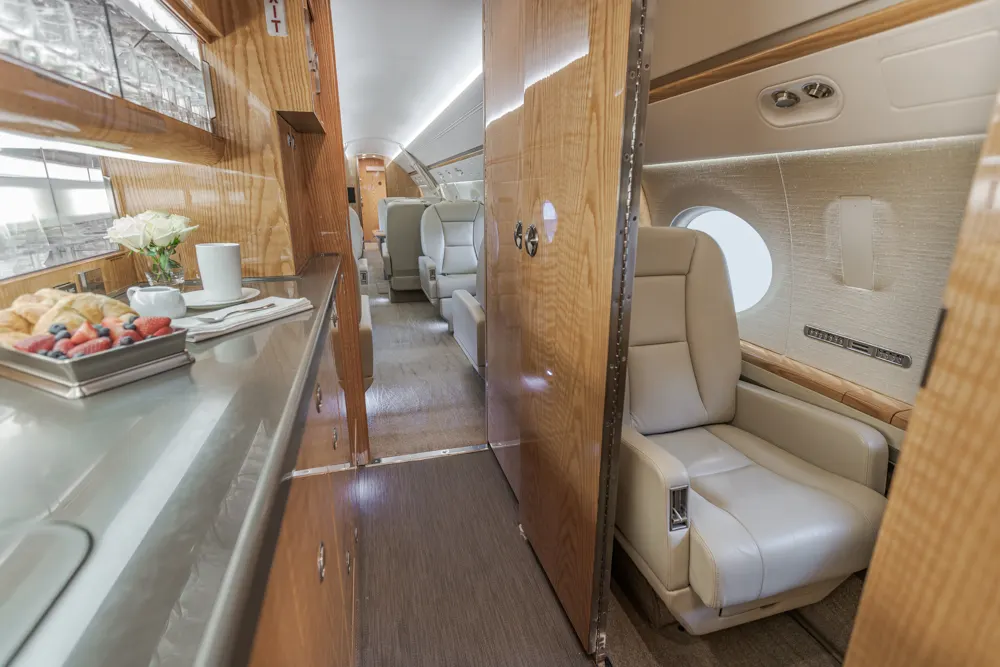 2006 Gulfstream G550 - Photo 11