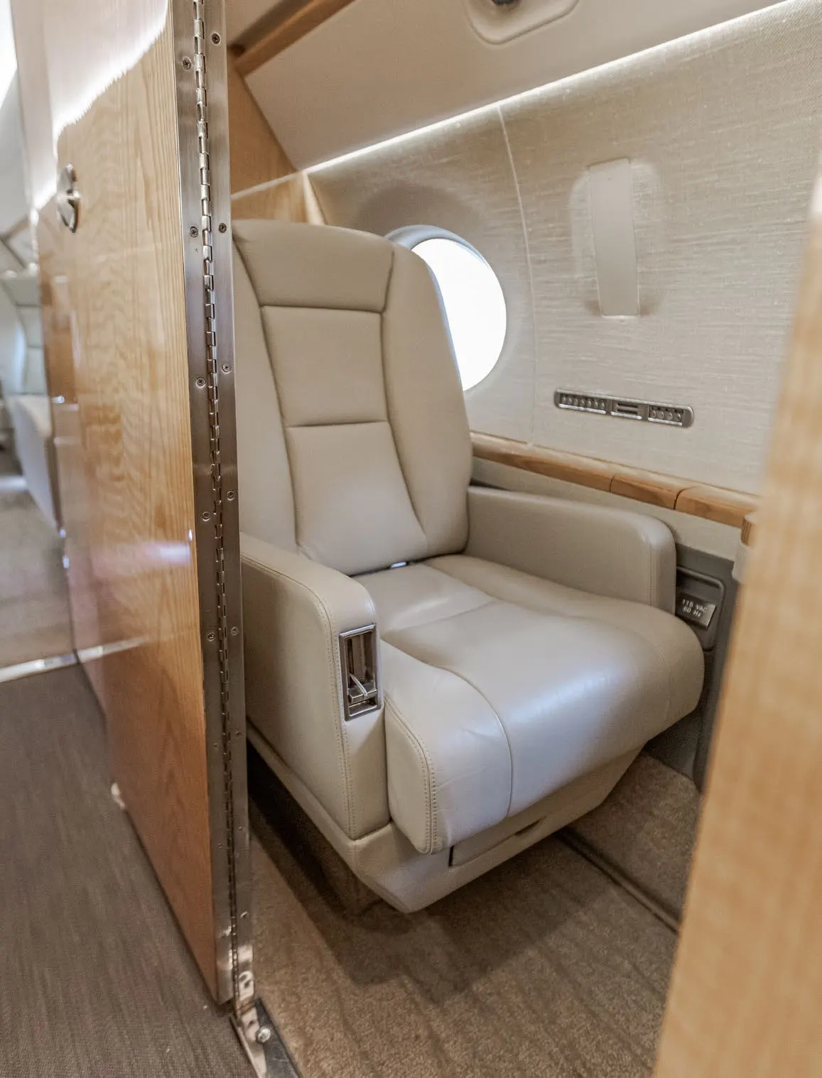 2006 Gulfstream G550 - Photo 24