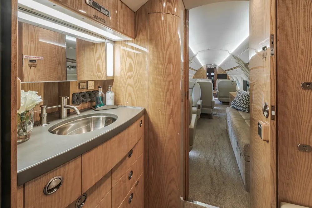 2006 Gulfstream G550 - Photo 9