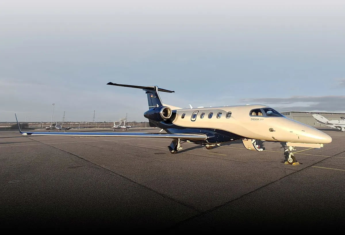 2019 Embraer Phenom 300E - Photo 1