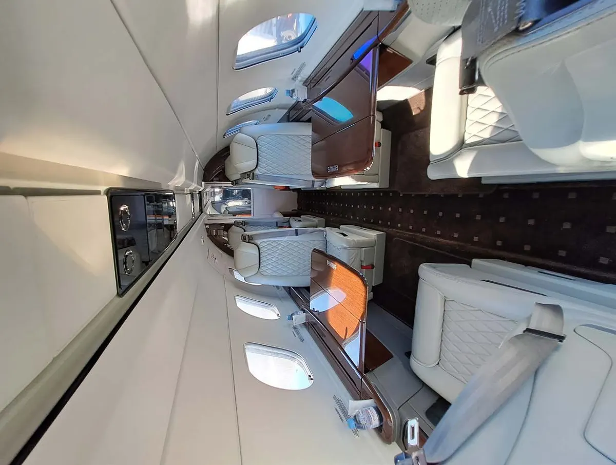 2019 Embraer Phenom 300E - Photo 3