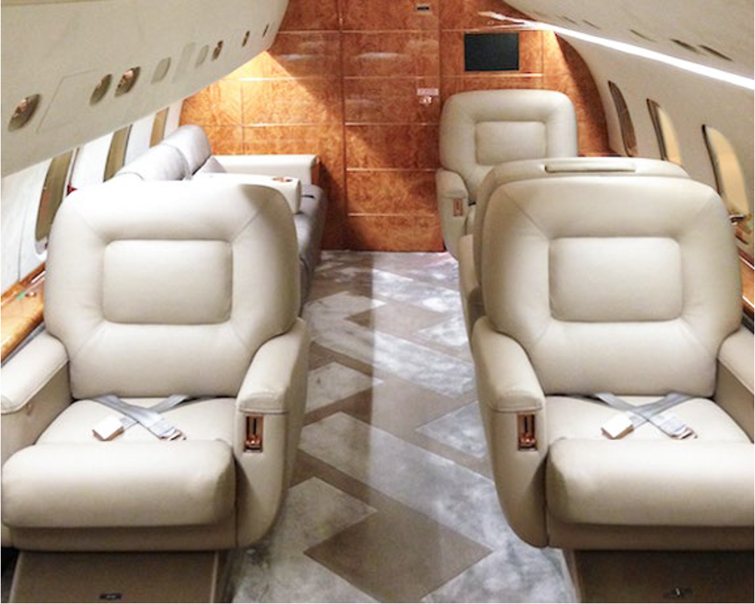 1998 Bombardier Challenger 604 - Photo 2