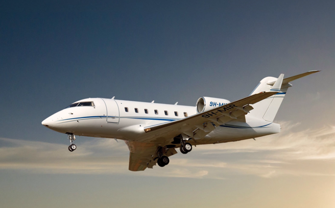 1998 Bombardier Challenger 604 - Photo 3