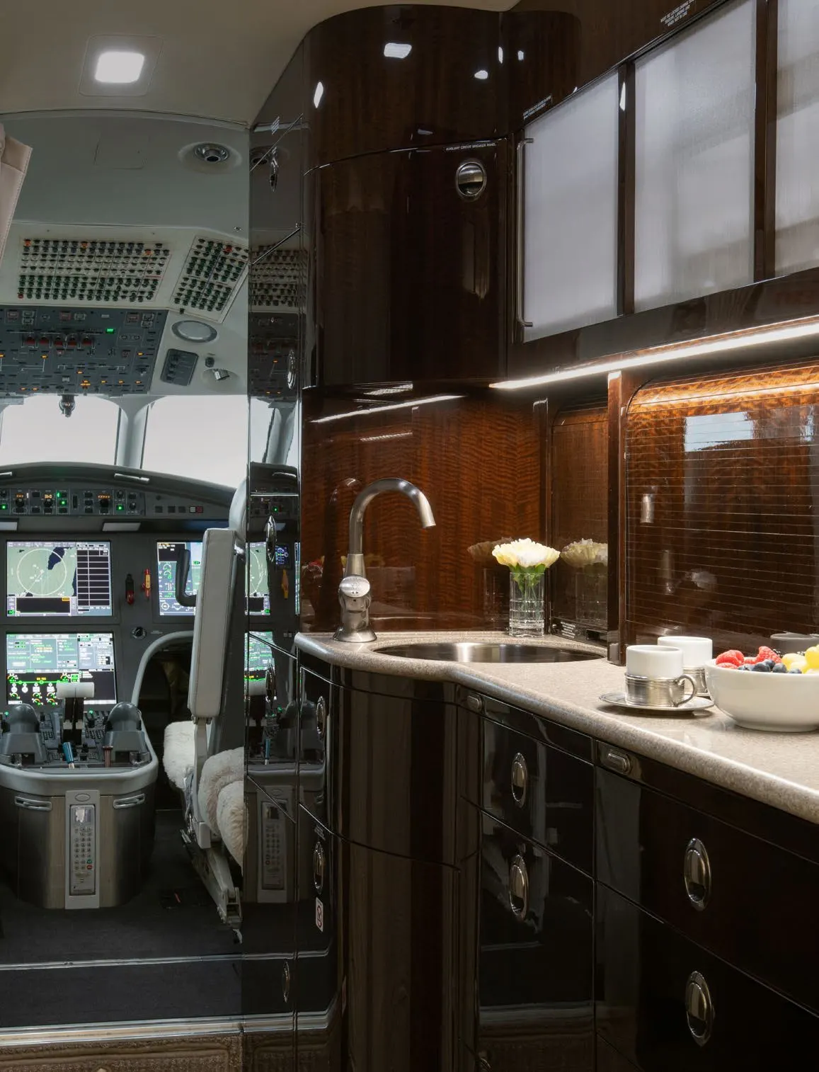 2014 Dassault Falcon 2000LXS - Photo 26